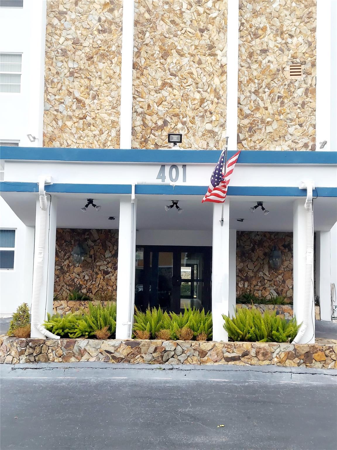 Photo for 401 NE 14th, 602, Hallandale Beach, FL 33009 - listing #FX-10472661 401 NE 14th, 602, Hallandale Beach, FL 33009