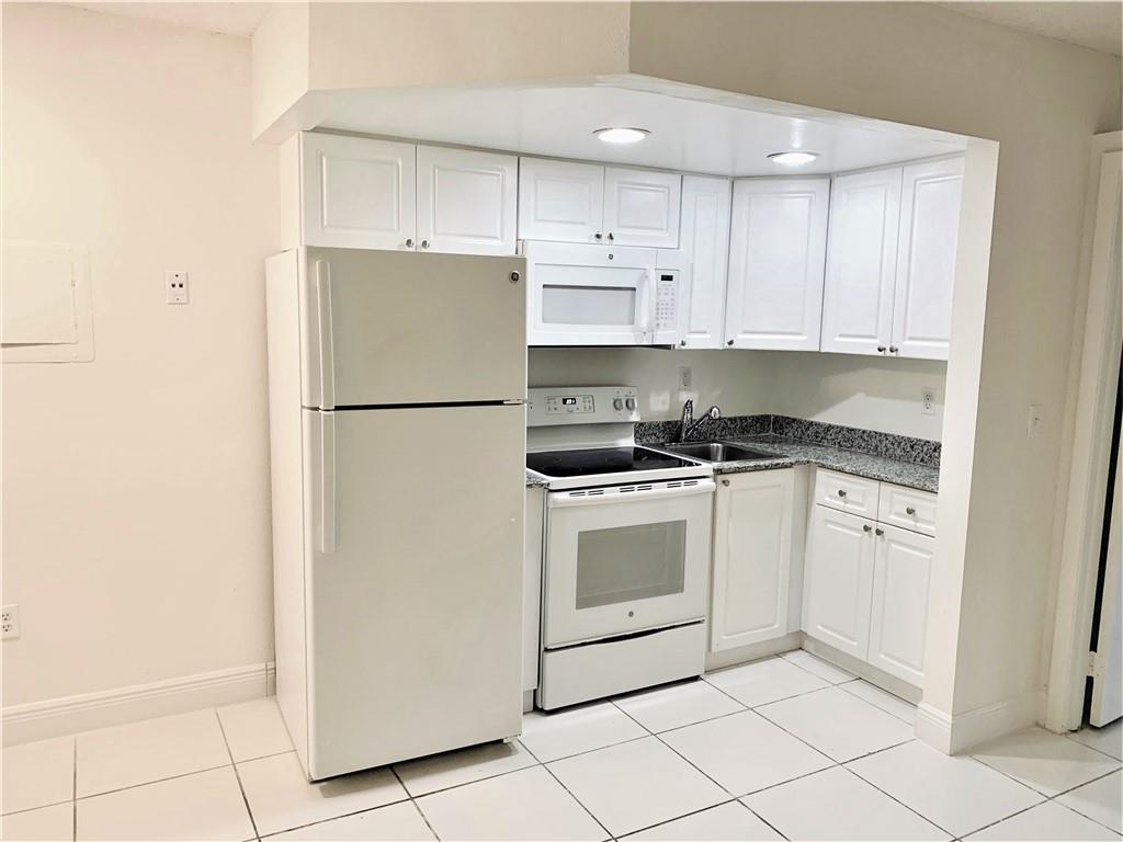Photo for 19455 NE 10 Avenue, 1-312, North Miami Beach, FL 33179 - listing #FX-10535775 19455 NE 10 Avenue, 1-312, North Miami Beach, FL 33179