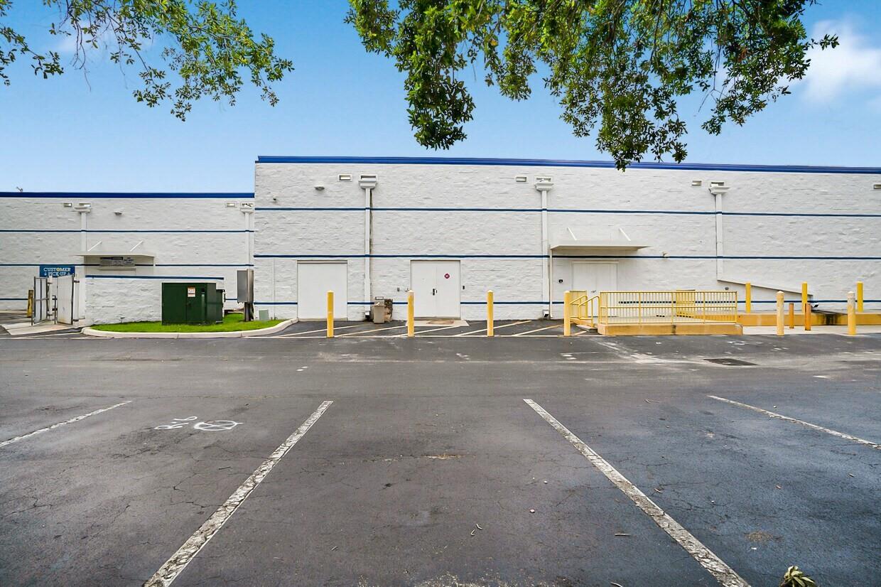 1605 W Oakland Park Boulevard, Oakland Park, FL 33311