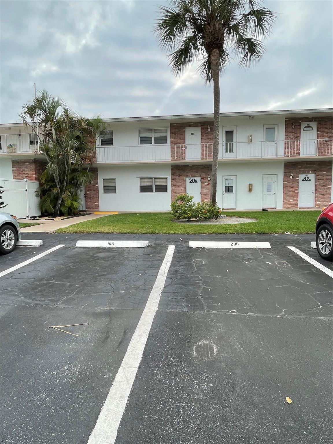 Photo for 2851 E Golf Boulevard, 206, Pompano Beach, FL 33064 - listing #FX-10534179 2851 E Golf Boulevard, 206, Pompano Beach, FL 33064