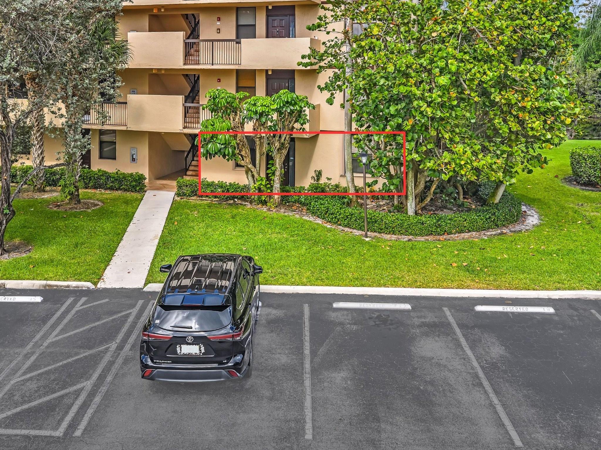 Parking space for corner unit: front of the house