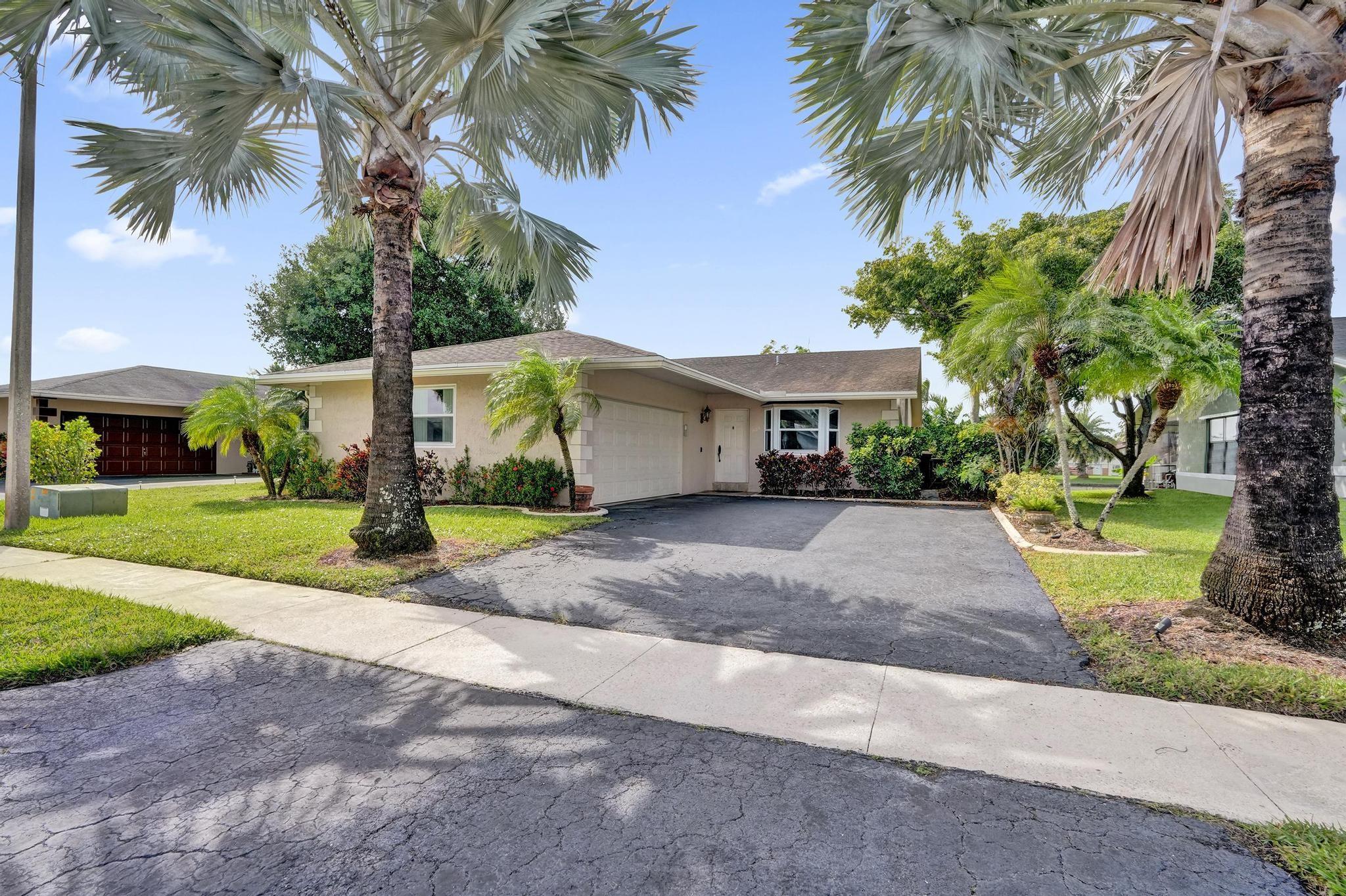 Photo for 7625 NW 88th Way, Tamarac, FL 33321 - listing #FX-10536646 7625 NW 88th Way, Tamarac, FL 33321