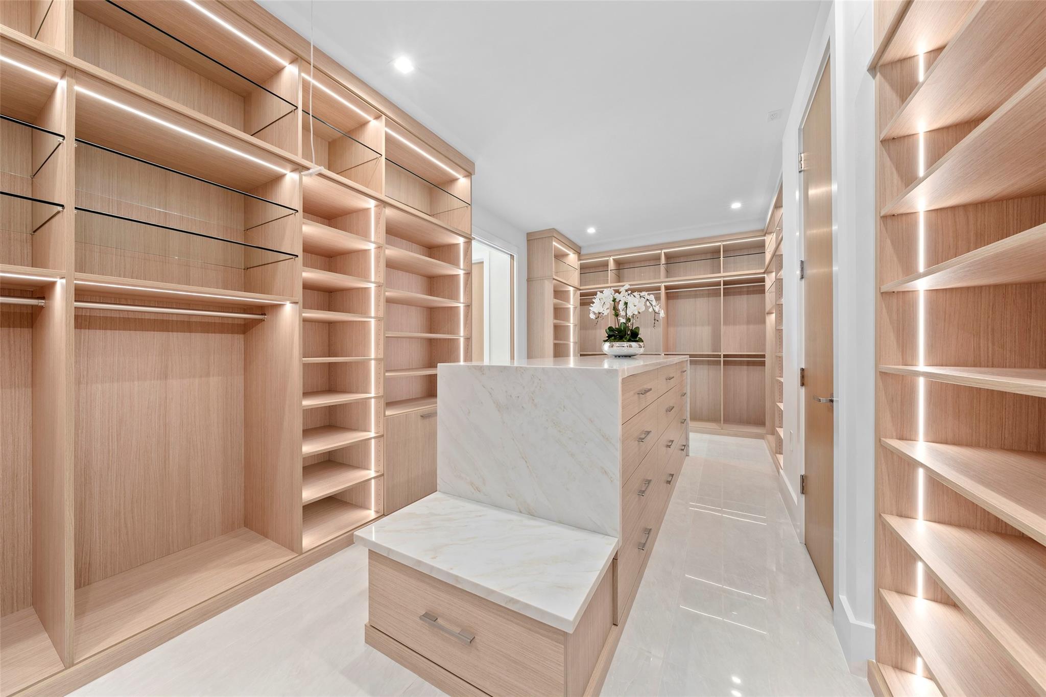 24 Fiesta Way, Fort Lauderdale, FL 33301