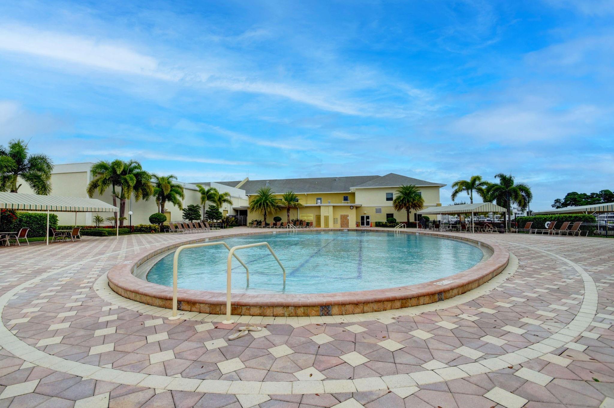 Photo for 267 Wellington J, 267, West Palm Beach, FL 33417 - Listing #FX-10503040 267 Wellington J, 267, West Palm Beach, FL 33417