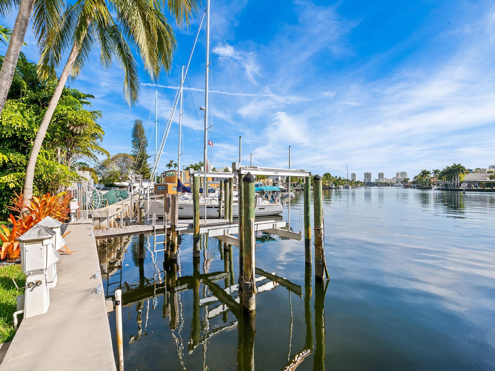 Residence comes with a 52' dockage. NO fixed bridges!