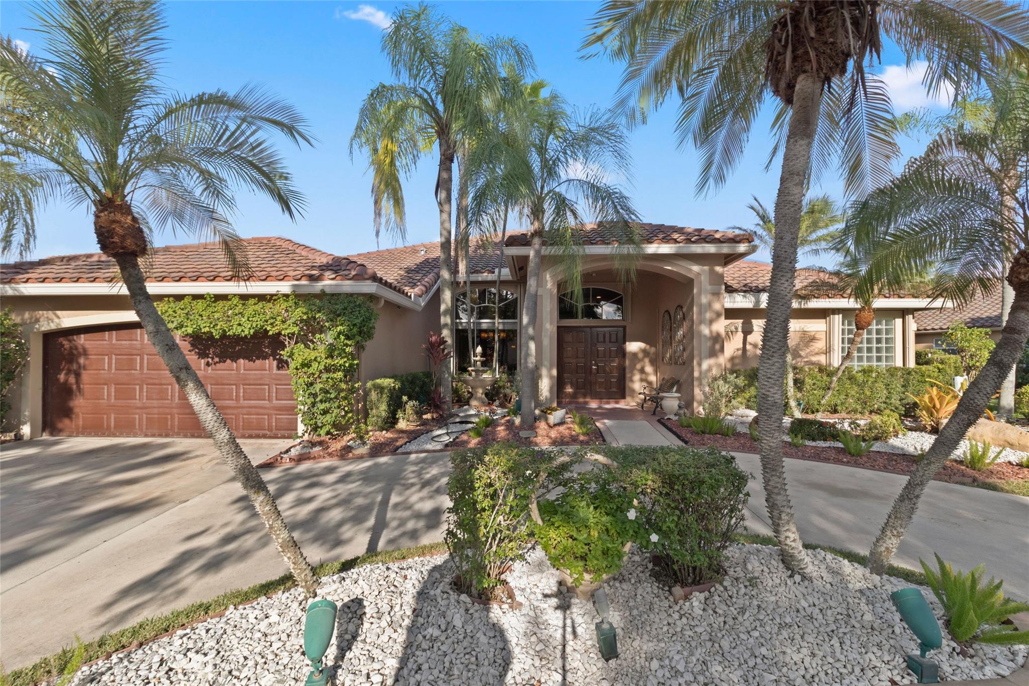 Photo for 525 Stonemont Lane, Weston, FL 33326 - listing #FX-10534412 525 Stonemont Lane, Weston, FL 33326