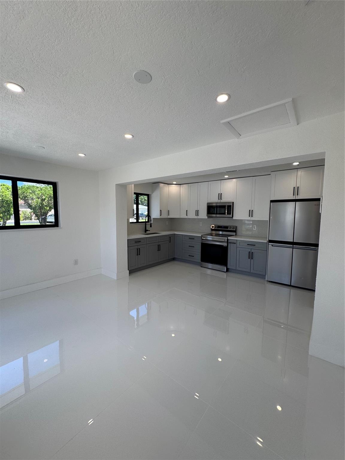 Photo for 1420 NW 198th Street, B, Miami, FL 33169 - listing #FX-10530587 1420 NW 198th Street, B, Miami, FL 33169