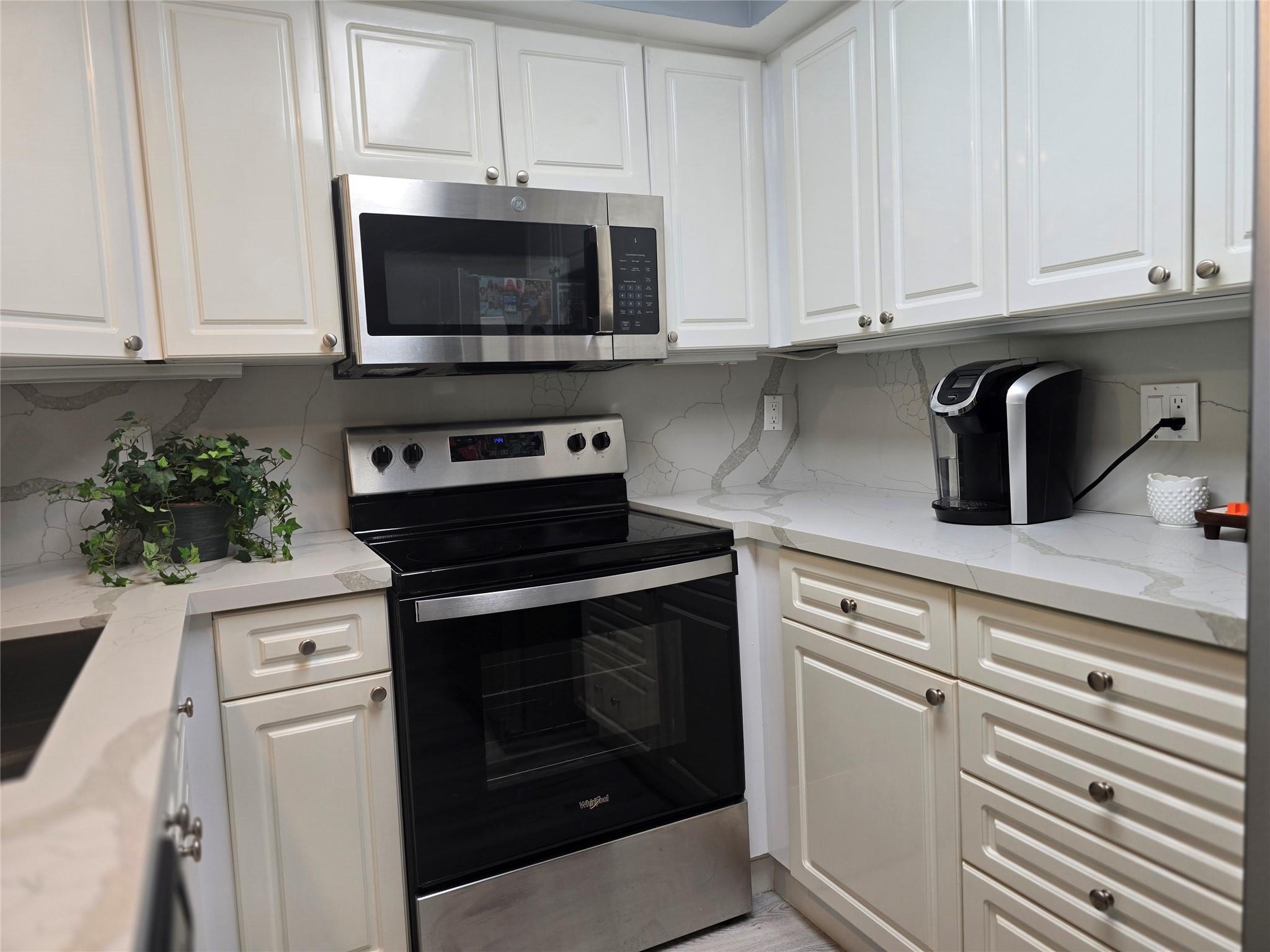 Newer - rarely used SS appliance Package.