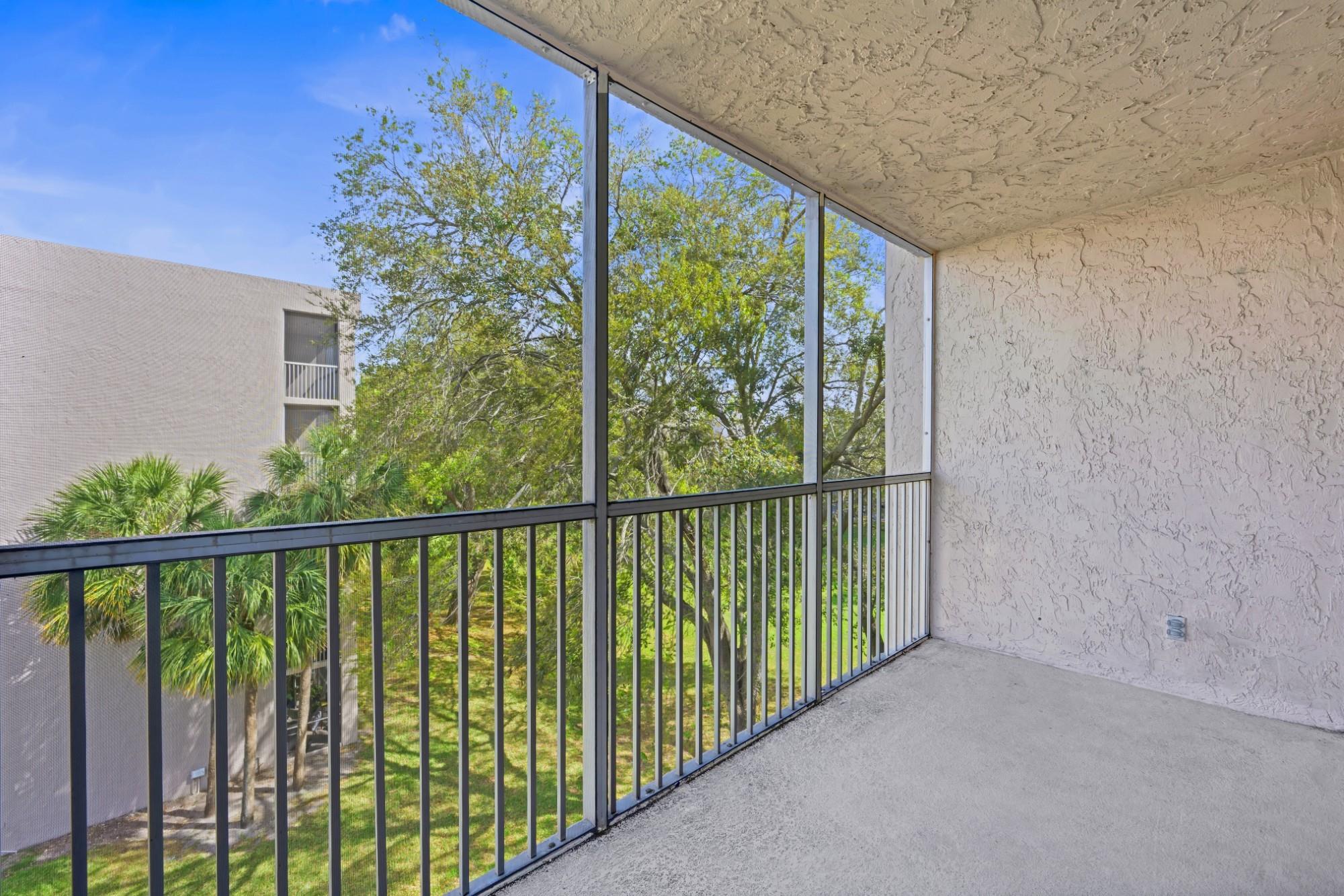 8735 Ramblewood Drive 409, Coral Springs, FL 33071