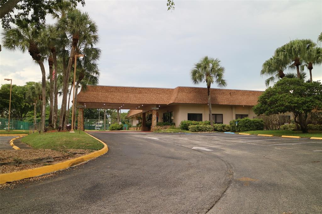 Photo for 4940 E Sabal Palm Boulevard, 303, Tamarac, FL 33319 - Listing #FX-10435747 4940 E Sabal Palm Boulevard, 303, Tamarac, FL 33319