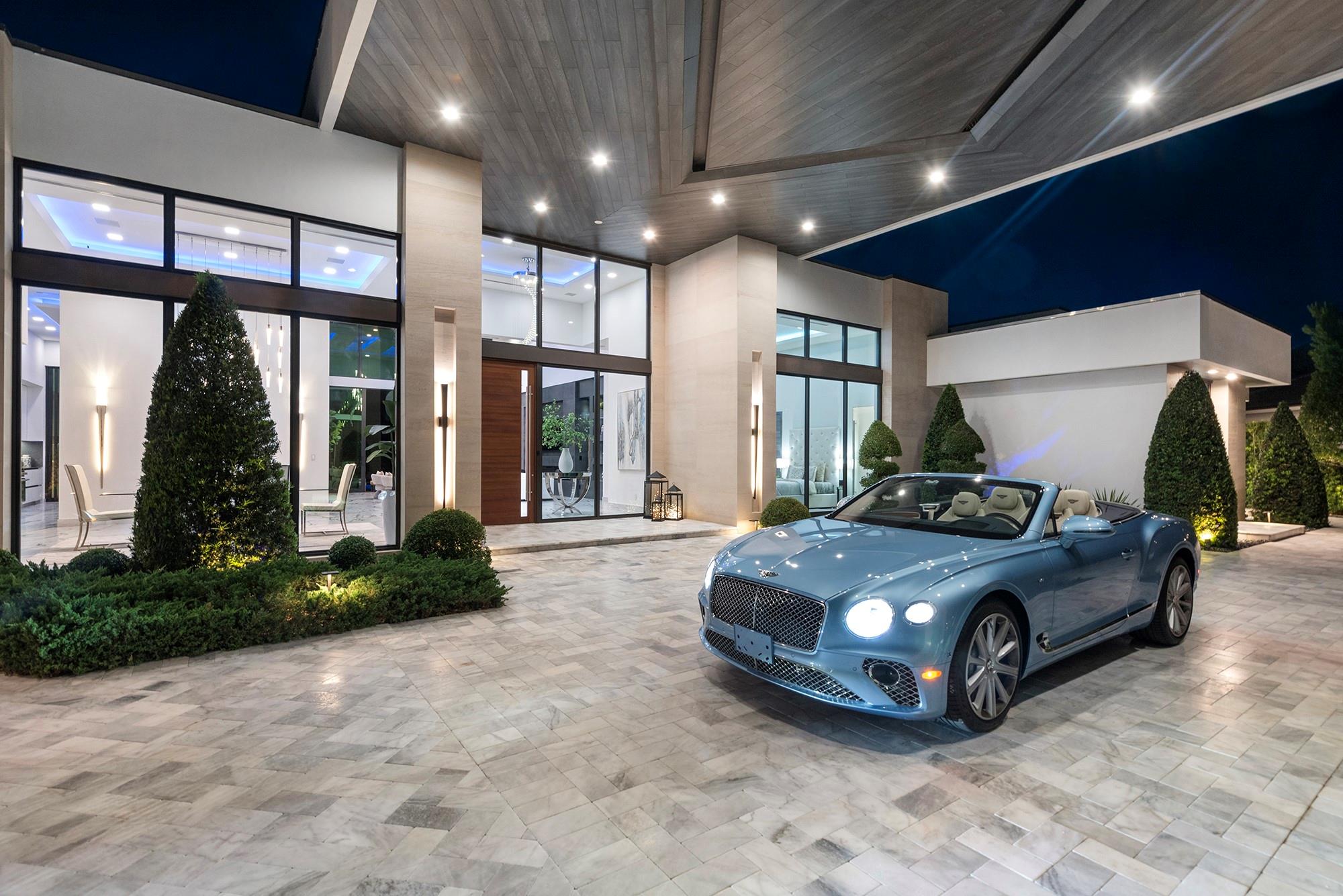 4041 Country Club Lane, Fort Lauderdale, FL 33308