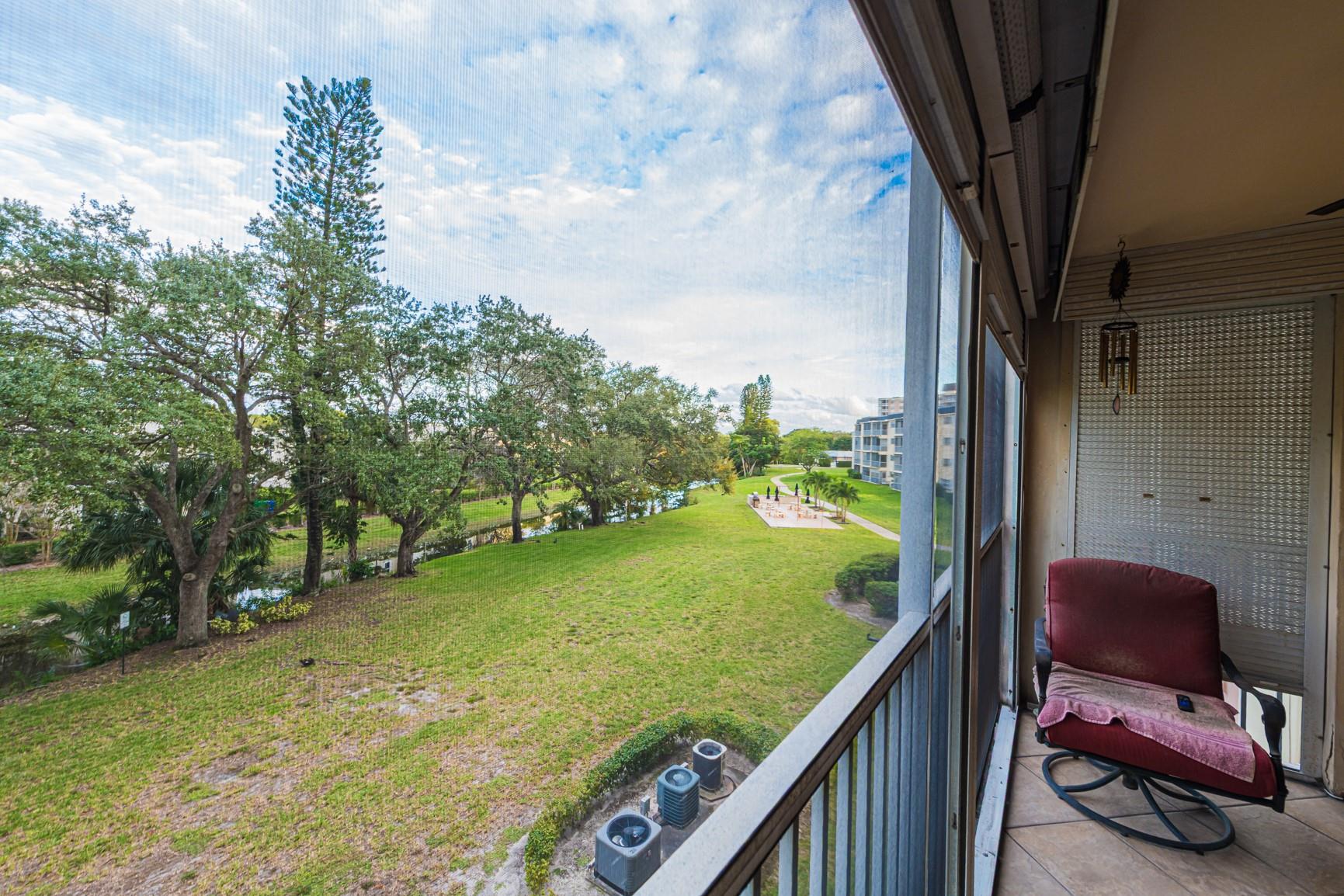 3575 Broken Woods Drive 303, Coral Springs, FL 33065