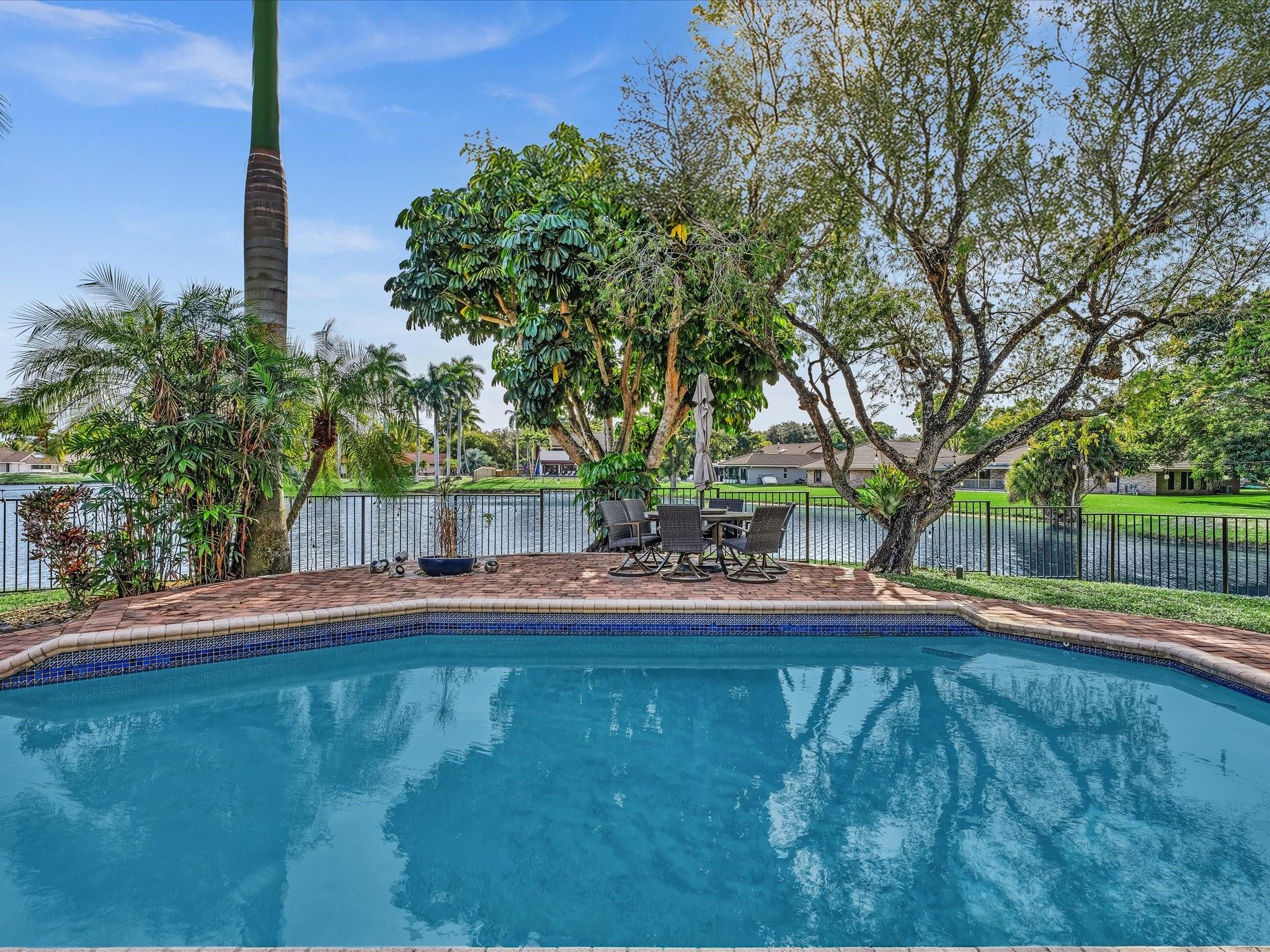 10320 NW 6th Street, Coral Springs, FL 33071