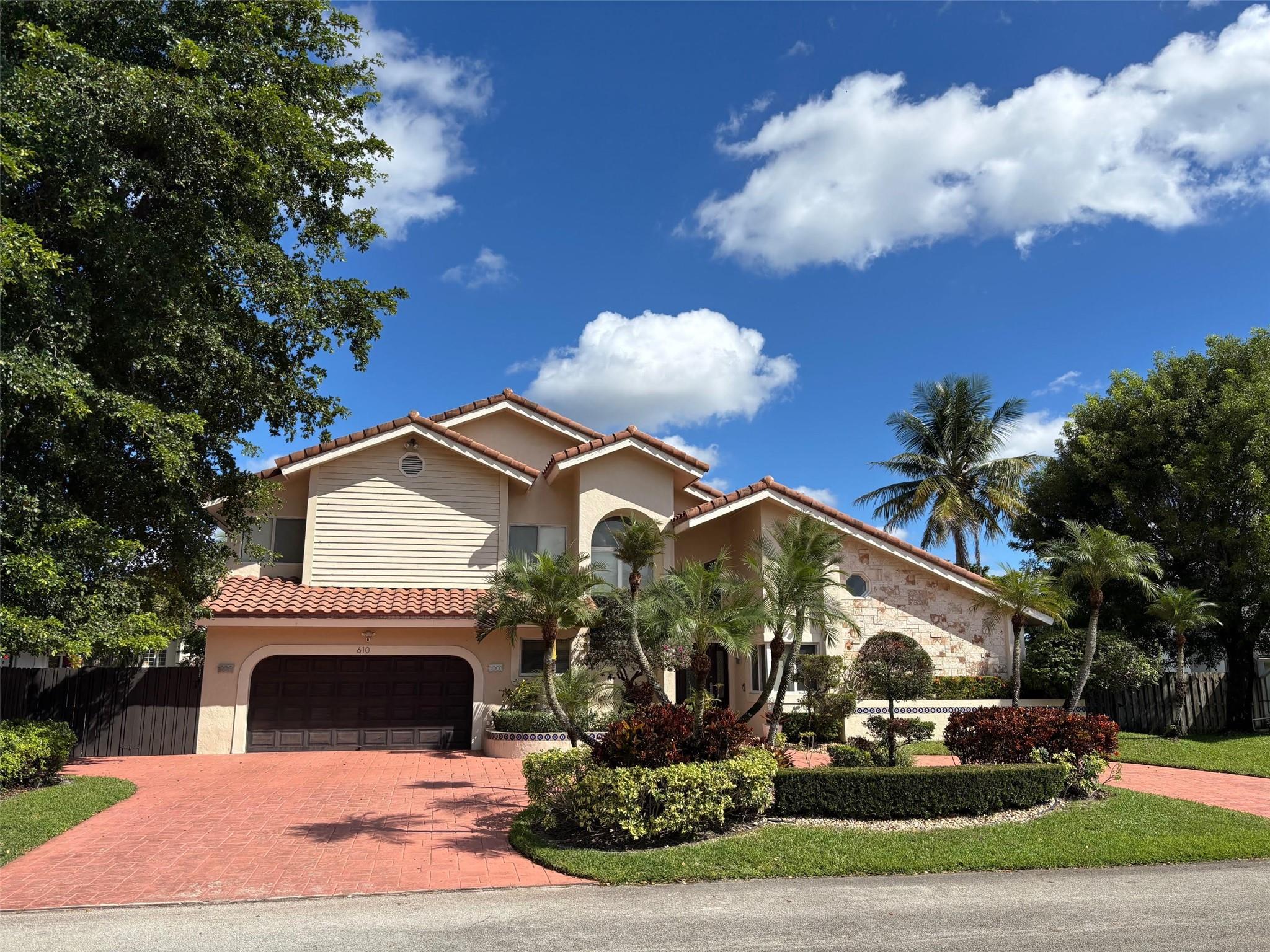 Photo for 610 SW 101st Avenue, Plantation, FL 33324 - listing #FX-10533028 610 SW 101st Avenue, Plantation, FL 33324