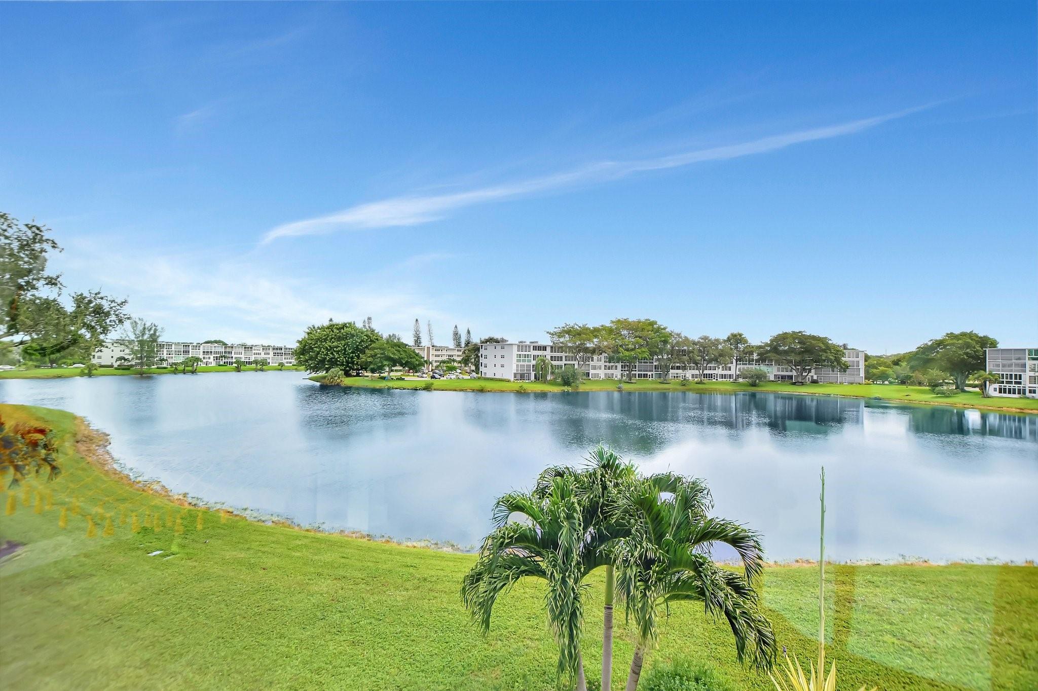 Photo for 3107 Cambridge E, 3107, Deerfield Beach, FL 33442 - Listing #FX-10479052 3107 Cambridge E, 3107, Deerfield Beach, FL 33442