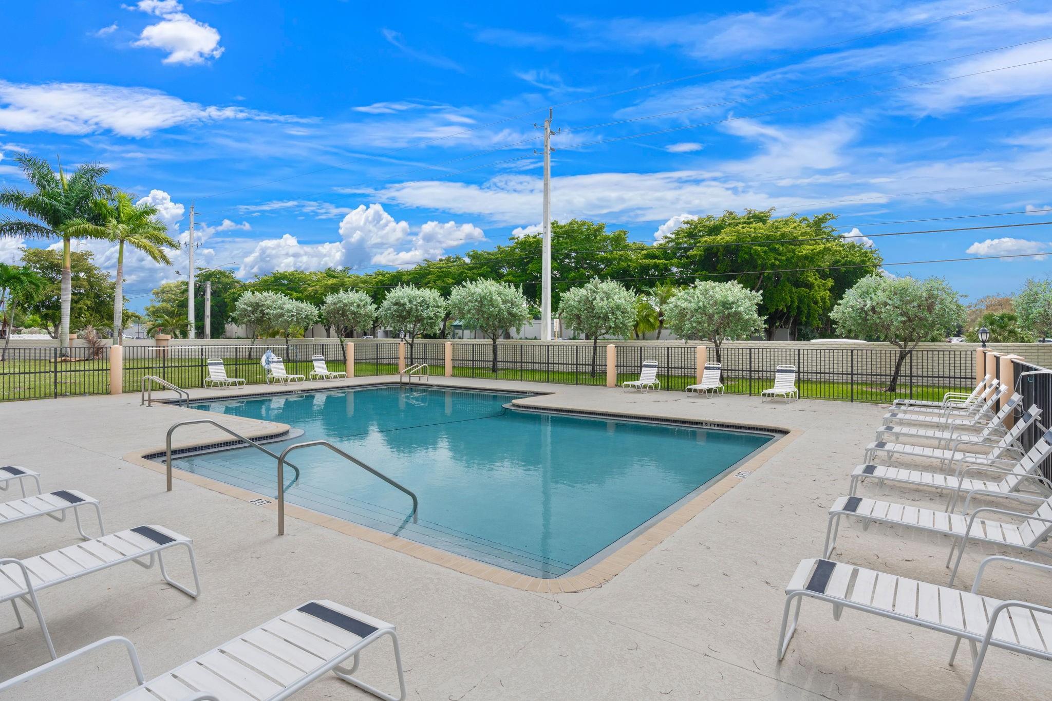 2326 NW 96th Way, Coral Springs, FL 33065