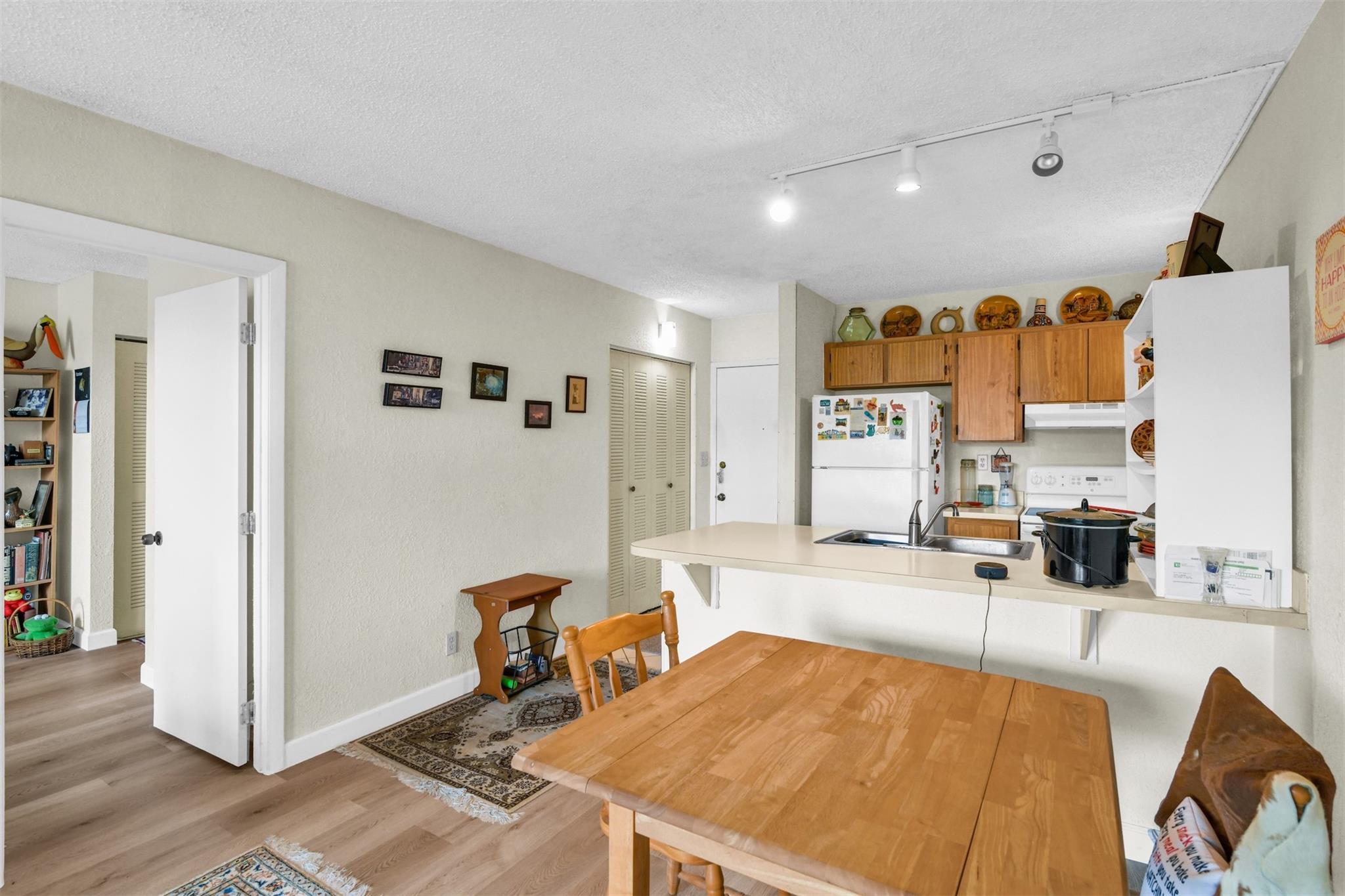 2701 Riverside Drive 305-B, Coral Springs, FL 33065