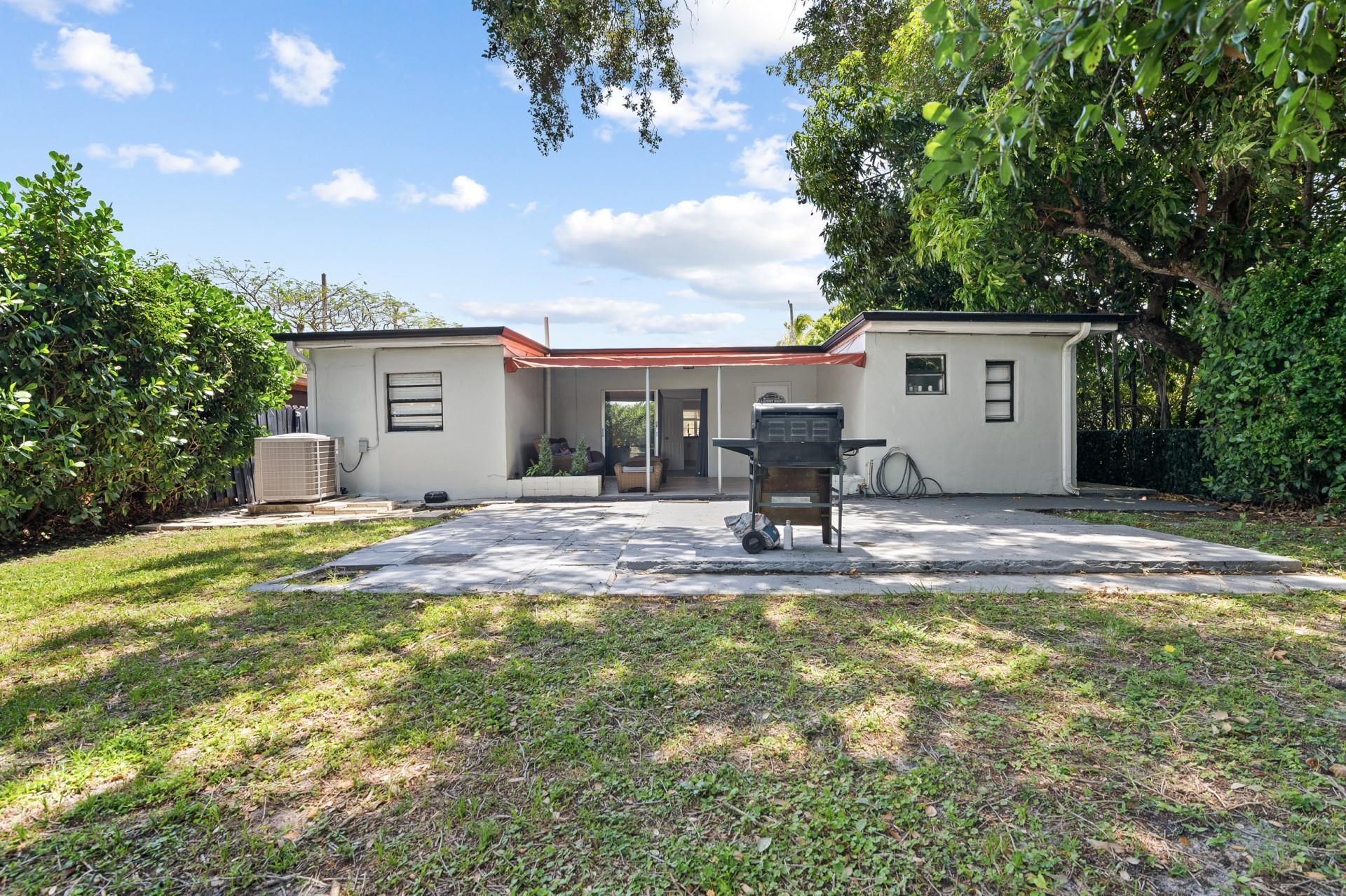 6375 SW 29th Street, Miami, FL 33155