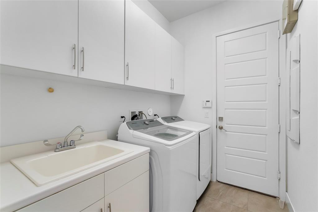 Photo for 10410 S Lago Vista Circle, Parkland, FL 33076 - Listing #FX-10434740 10410 S Lago Vista Circle, Parkland, FL 33076