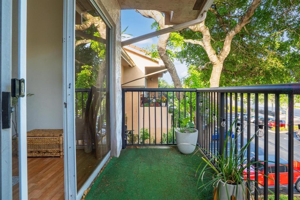 8851 S Wiles Road 305, Coral Springs, FL 33067