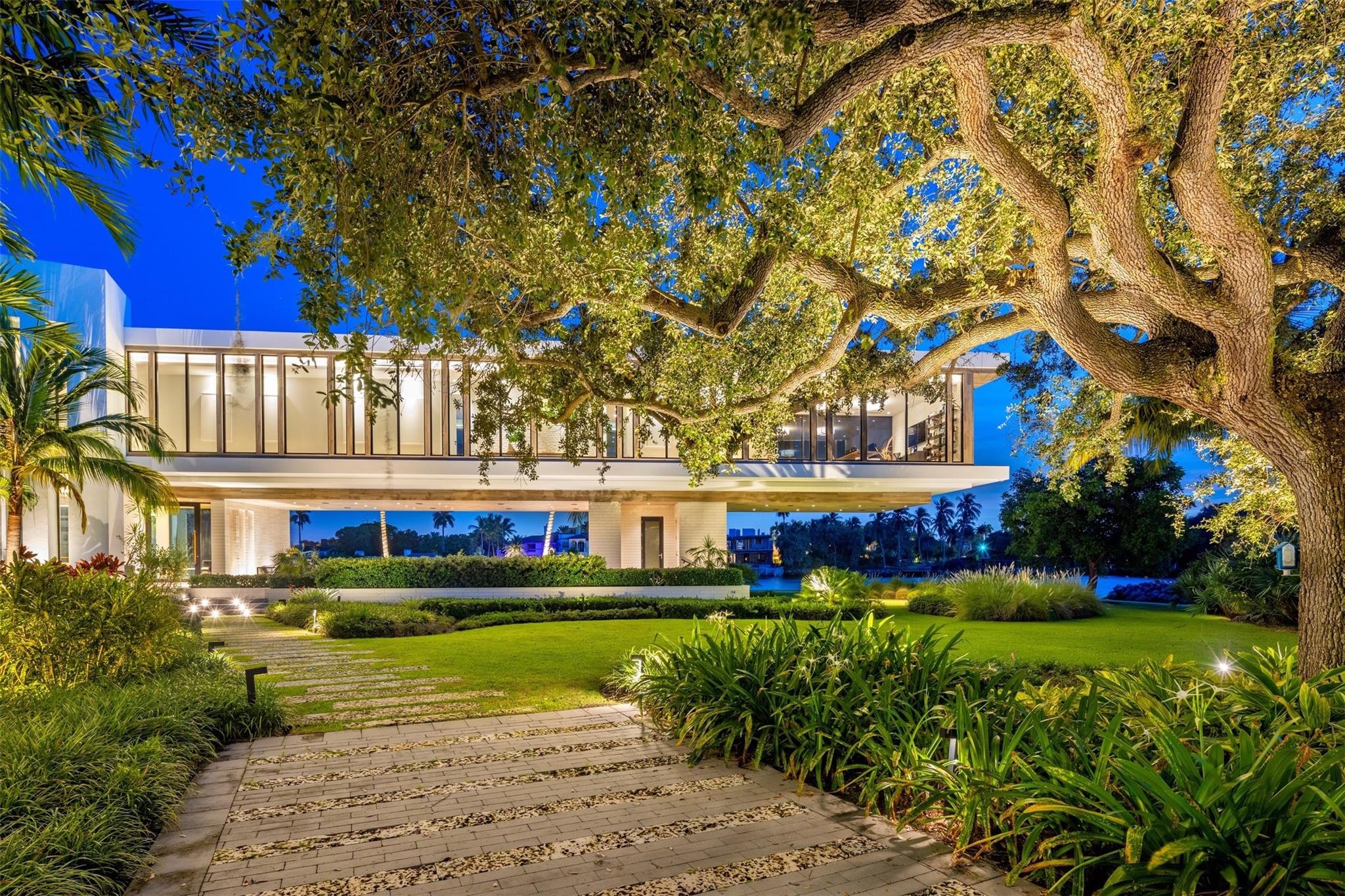 516 Mola Avenue, Fort Lauderdale, FL 33301