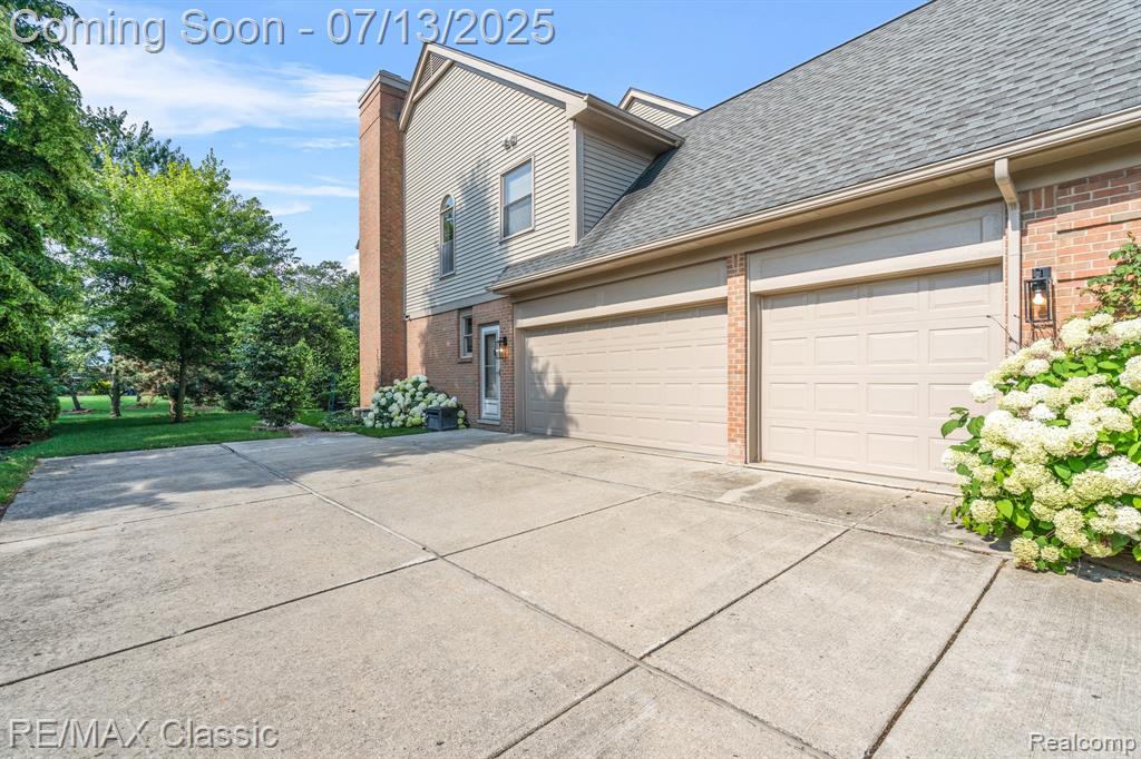 45450 Fountain View Drive, Canton, MI 48188 — Photo 4