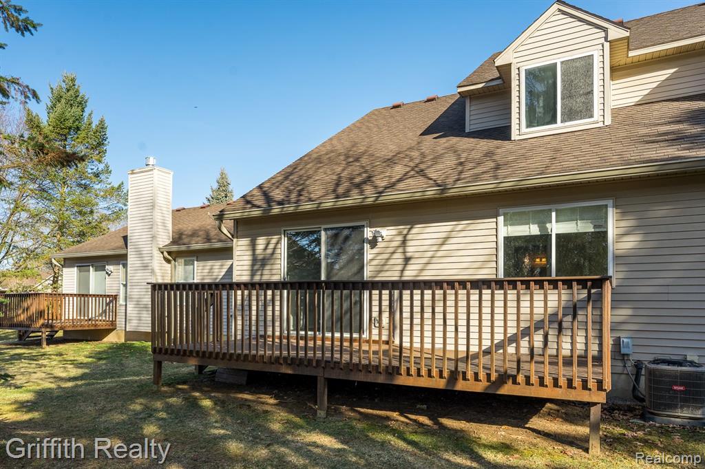 389 WOODFIELD SQUARE Lane, Brighton, MI 48116 — Photo 5