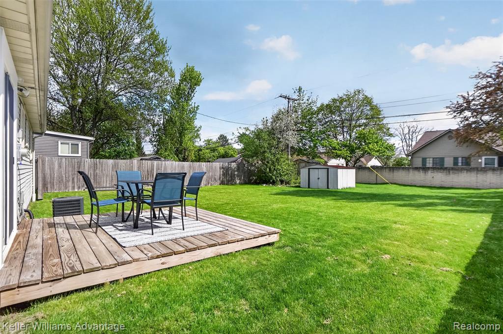 307 University Avenue, South Lyon, MI 48178 — Photo 16