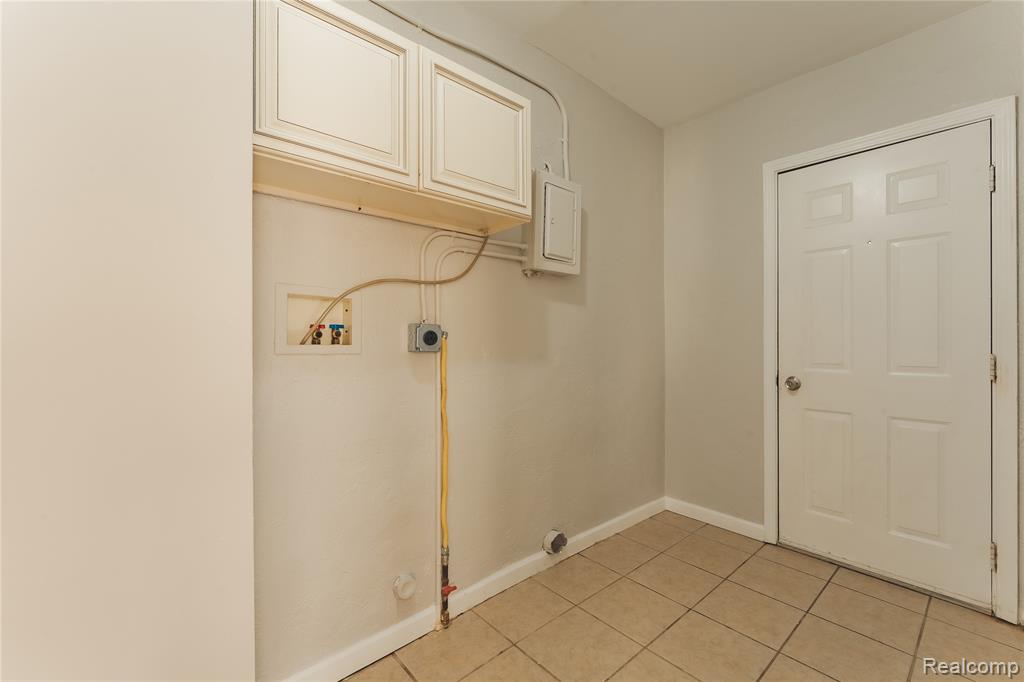 15765 Nicolai Avenue, Eastpointe, MI 48021 — Photo 20