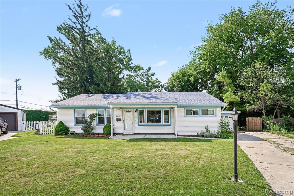 29655 Winter Court, Garden City, MI