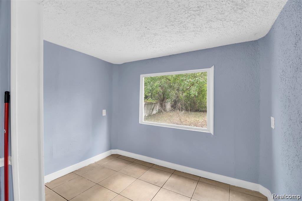11894 Glenfield Street, Detroit, MI 48213 — Photo 8