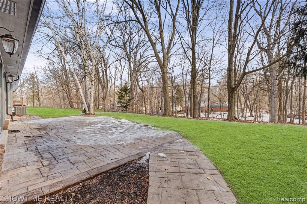 5688 Tequesta Court, West Bloomfield, MI 48323 — Photo 38