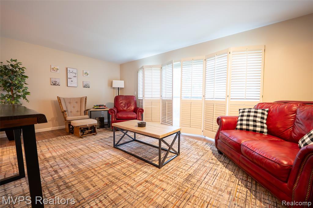 804 S Oak Brook Ridge Drive, 149, Rochester Hills, MI 48307 — Photo 11