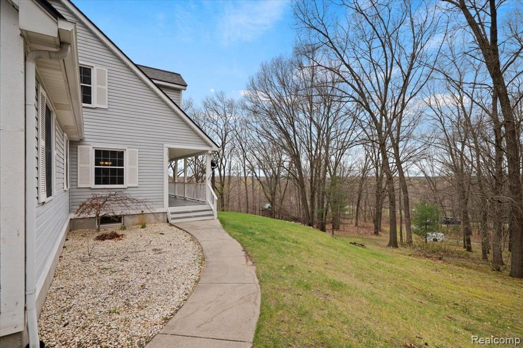 845 Rowlinson Lane, Ortonville, MI 48462 — Photo 5