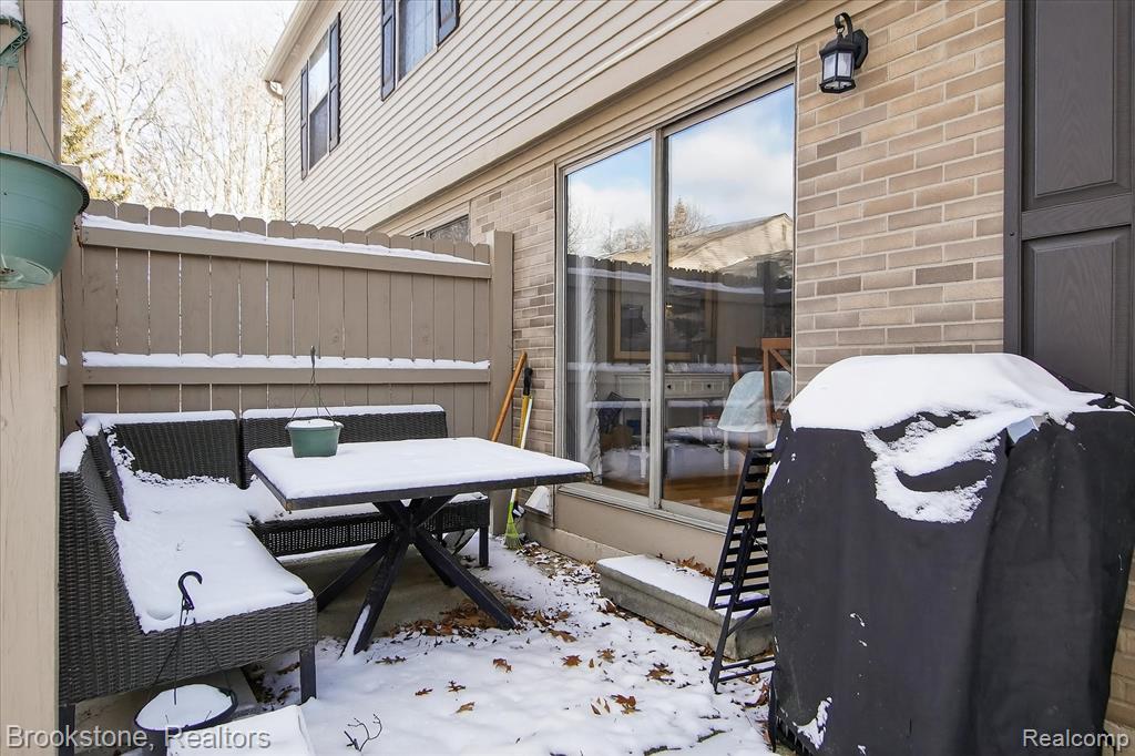 30 Pine Tree Ridge Drive, Waterford, MI, 48327