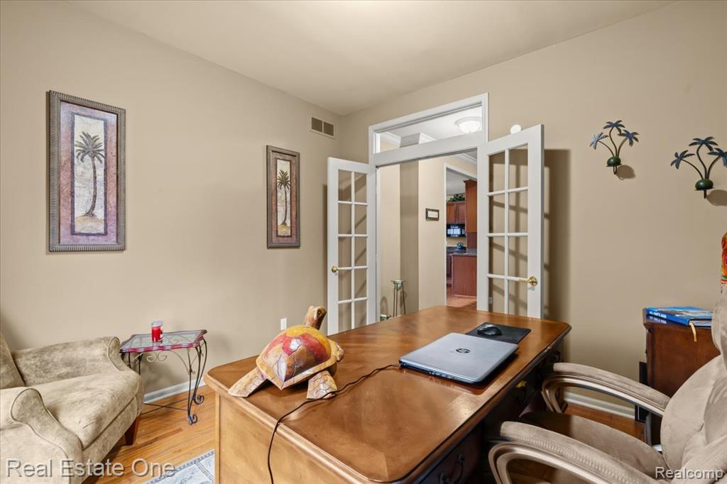 539 Olivia Drive, Milford, MI 48381 — Photo 20
