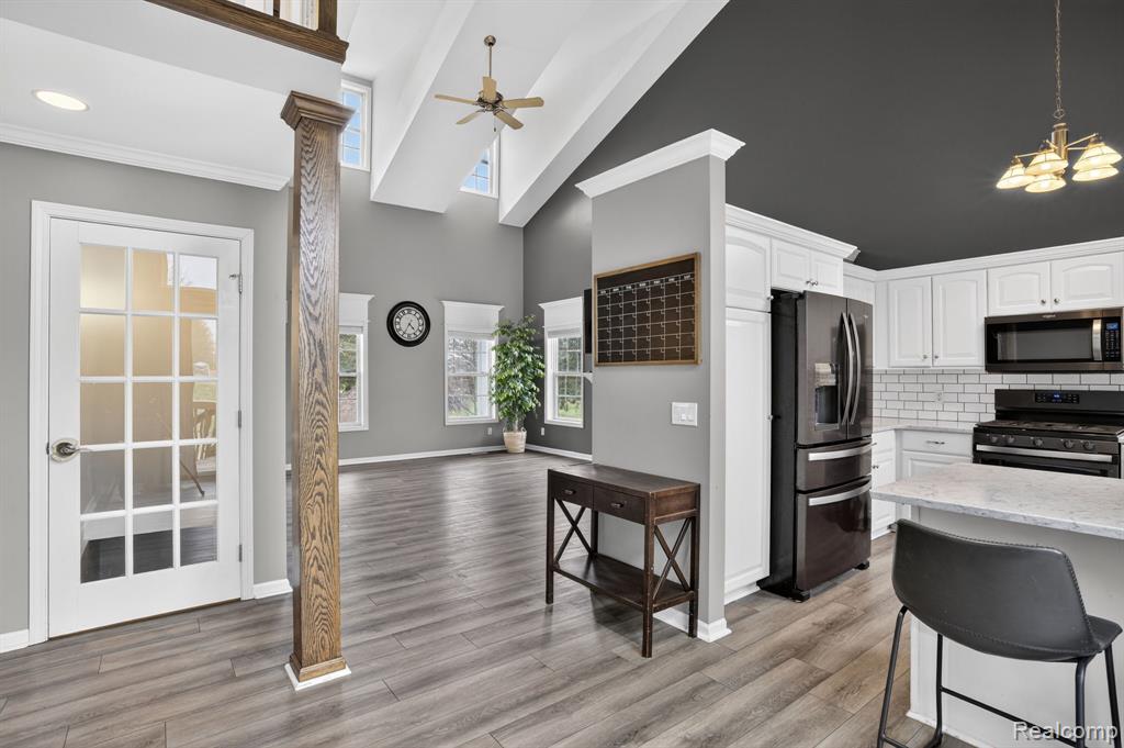 9055 Hegel Road, Goodrich Vlg, MI — Photo 25
