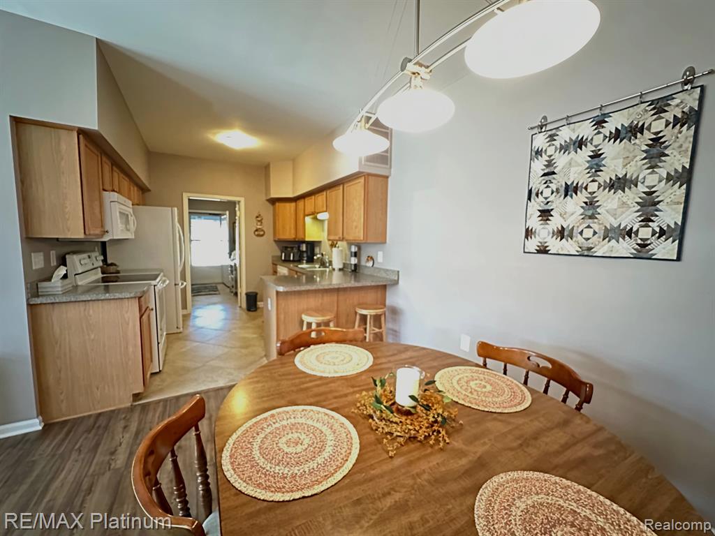 1113 RIAL LAKE Drive, Unit # 40, Howell, MI 48843 — Photo 5
