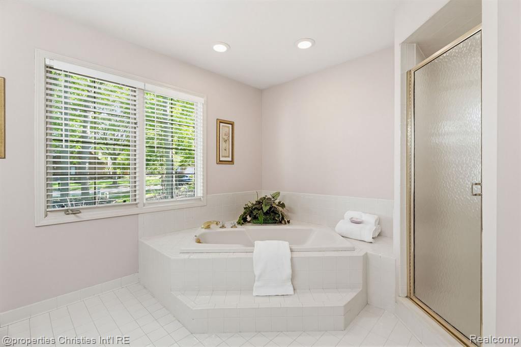 14281 Bournemuth Drive, Utica, MI 48315 — Photo 45