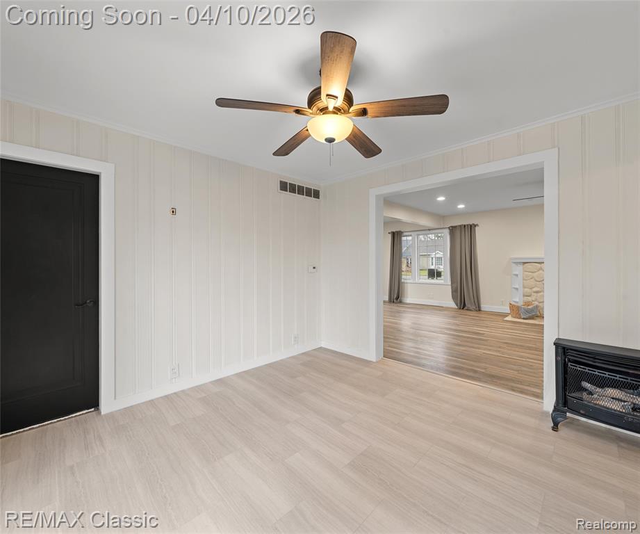 9083 Pittsfield Street, Commerce Twp, MI 48382 — Photo 10