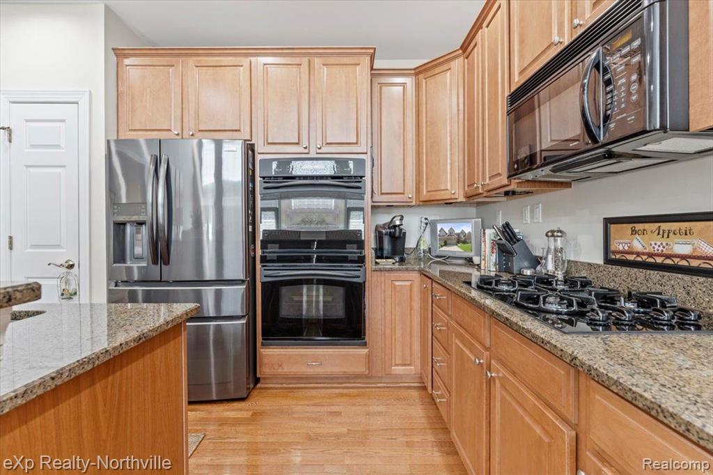 44593 BROADMOOR Circle N, Northville, MI 48168 — Photo 12