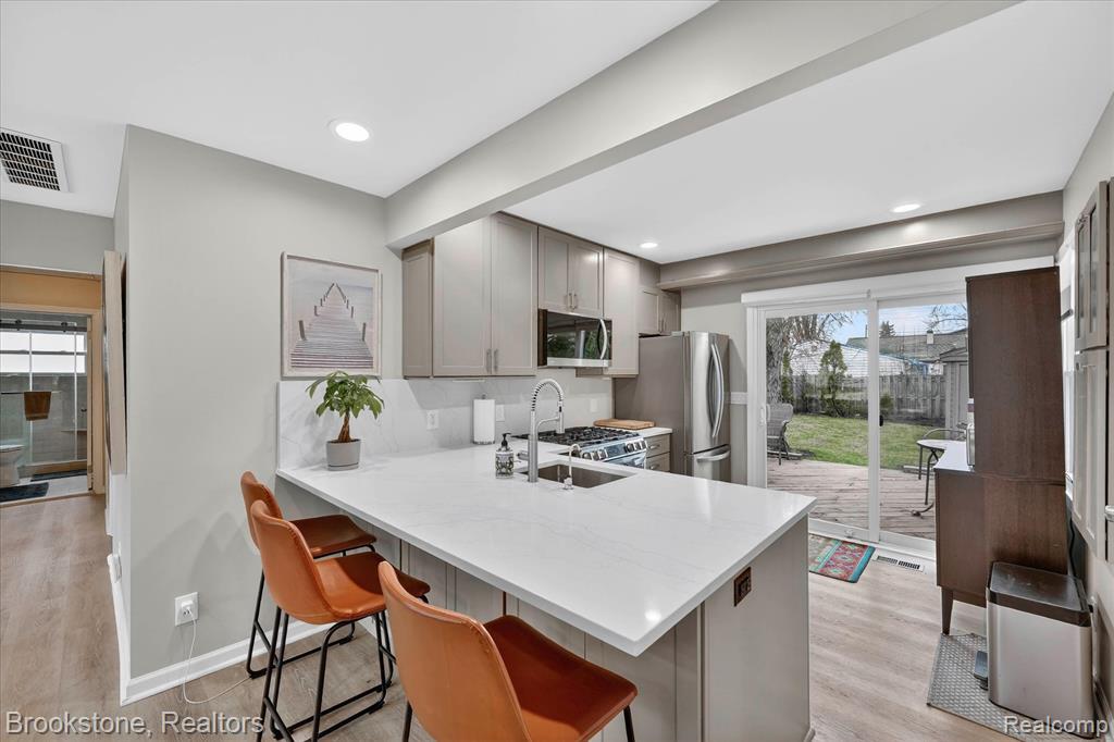 15636 Kirkshire Avenue, Beverly Hills, MI 48025 — Photo 16