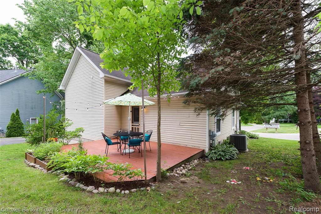 411 Springwell Lane, Howell, MI 48843 — Photo 26