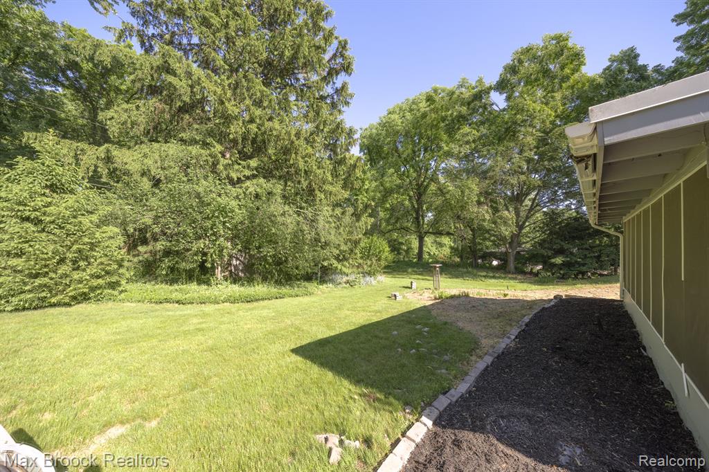 6041 EASTMOOR Road, Bloomfield Hills, MI 48301 — Photo 31