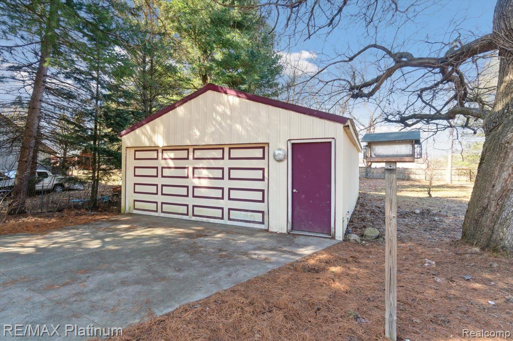 430 WILD OAK Lane, Perry, MI 48872 — Photo 4