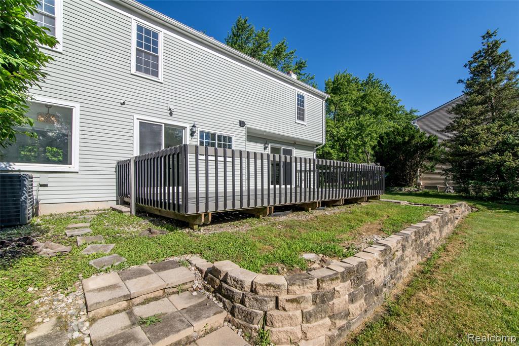 5587 Brompton Court, West Bloomfield, MI — Photo 3