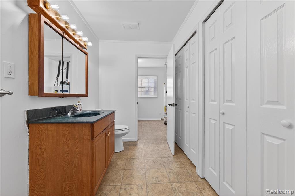 21325 Drexel Street, Clinton Twp, MI 48036 — Photo 25