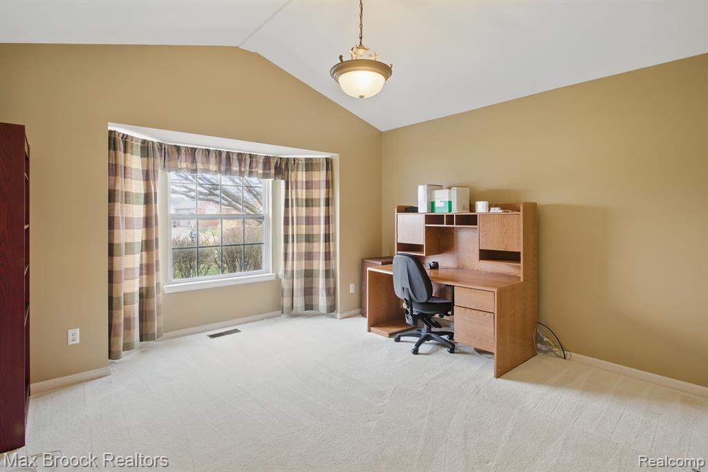7131 WHITE TAIL Drive, Grand Blanc, MI 48439 — Photo 23