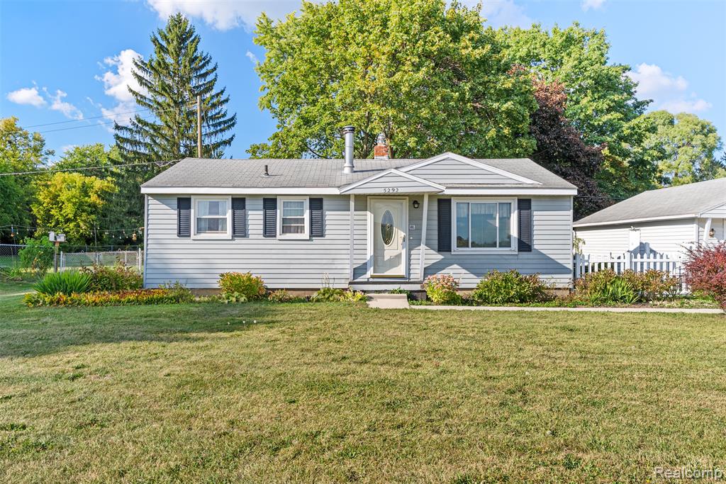 5292 Maple Avenue, Swartz Creek, MI 48473 — Photo 2