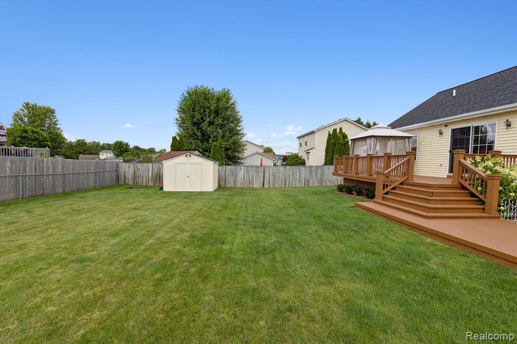 7206 Glen Oak Court, Grand Blanc, MI 48439 — Photo 40